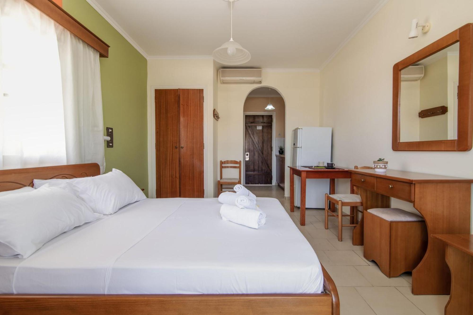 Sunbliss Studios & Apartments Alykes  Bilik gambar